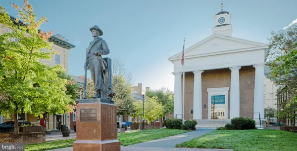 $2,950 | 109 Manasquan Way, Winchester, VA 22602