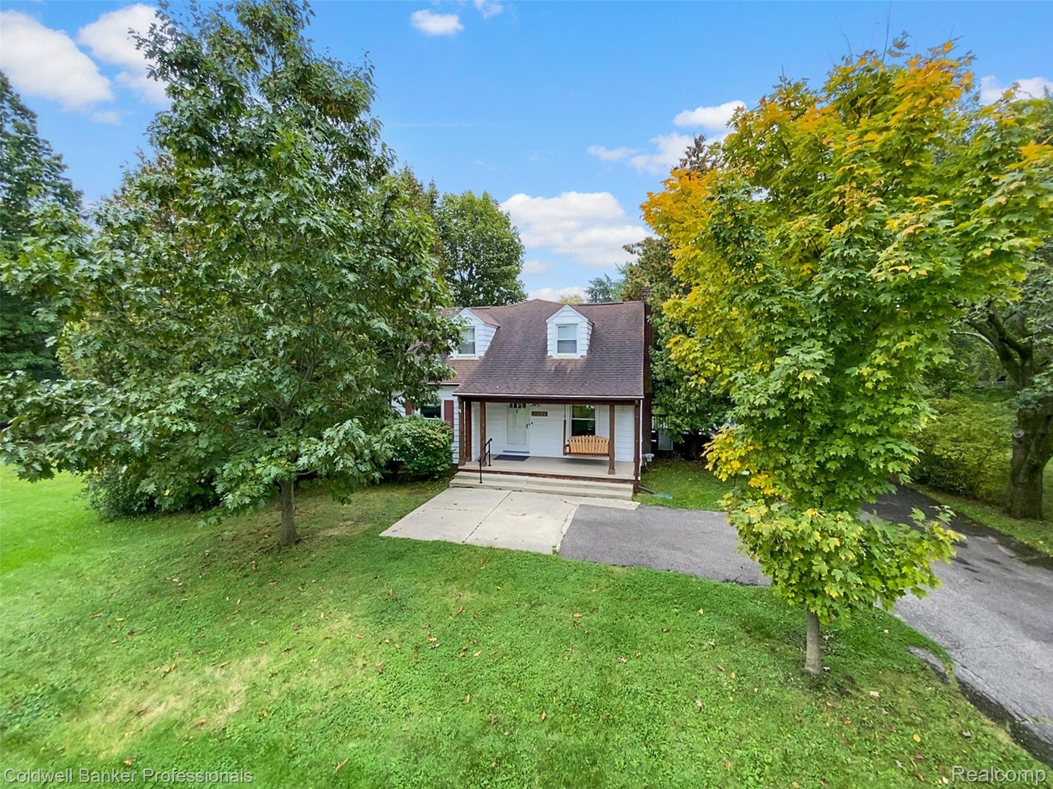 2321 West Wattles Road Troy, MI 48098 - Photo 4 of 45 DJI_20211006_133908_999.jpg