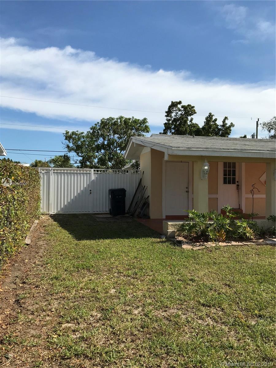 19521 Gulfstream Road Cutler Bay, FL 33157 - Photo 4 of 39
