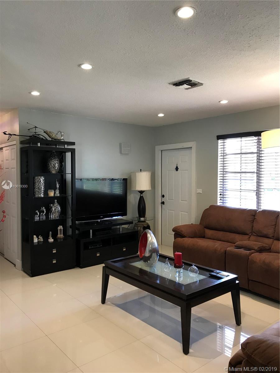 19521 Gulfstream Road Cutler Bay, FL 33157 - Photo 8 of 39