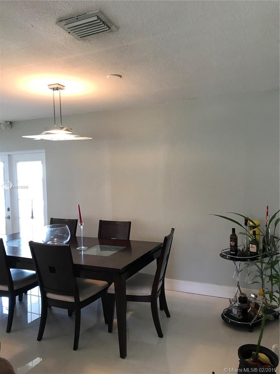 19521 Gulfstream Road Cutler Bay, FL 33157 - Photo 10 of 39