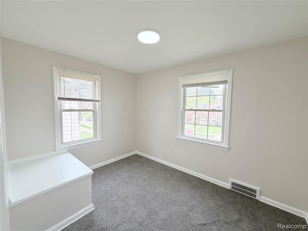 11375 Roxbury Street Detroit, MI 48224 - Photo 6 of 9