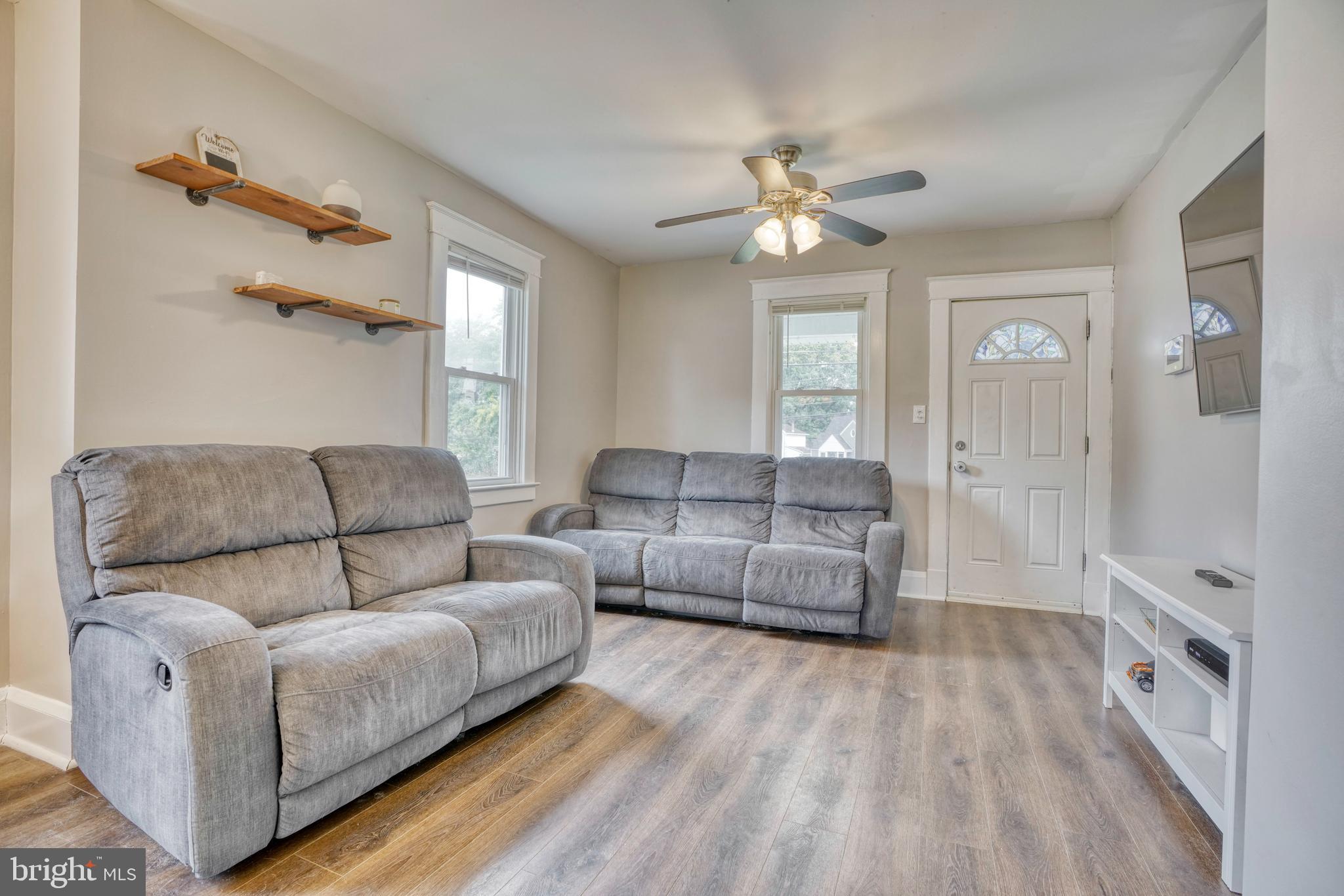 113 Riverside Road Baltimore, MD 21221 - Photo 4 of 37