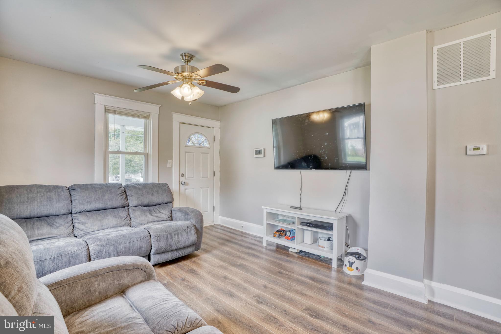 113 Riverside Road Baltimore, MD 21221 - Photo 6 of 37