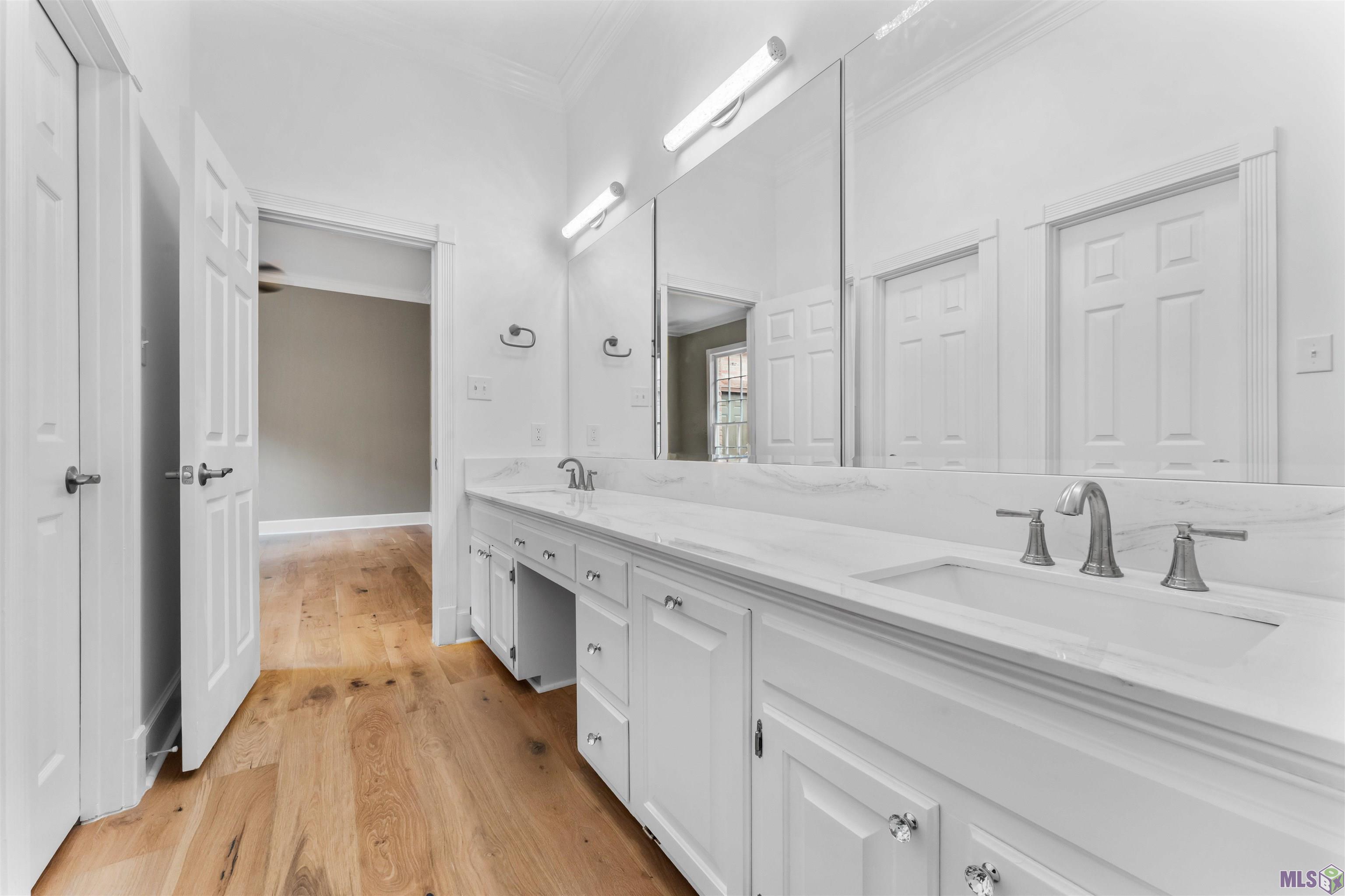 7958 Wrenwood Boulevard, Unit C Baton Rouge, LA 70809 - Photo 14 of 20 Main bathroom