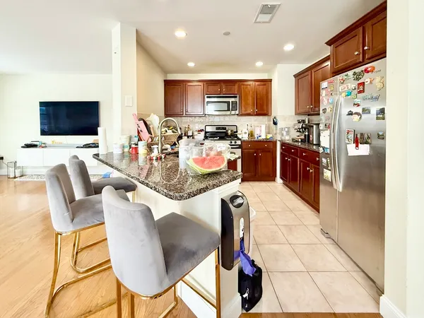 $3,200 | 120 Wyllis Avenue, Unit 409, Everett, MA 02149