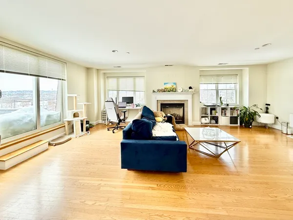 $3,200 | 120 Wyllis Avenue, Unit 409, Everett, MA 02149