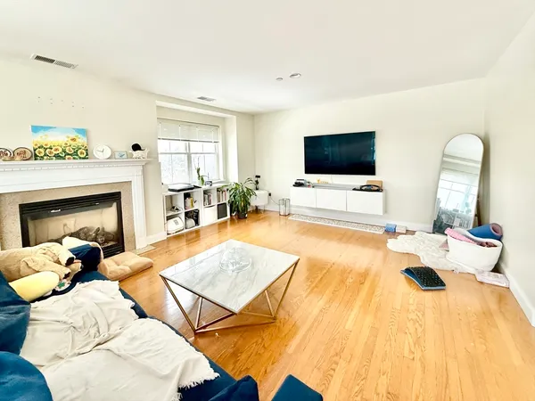 $3,200 | 120 Wyllis Avenue, Unit 409, Everett, MA 02149