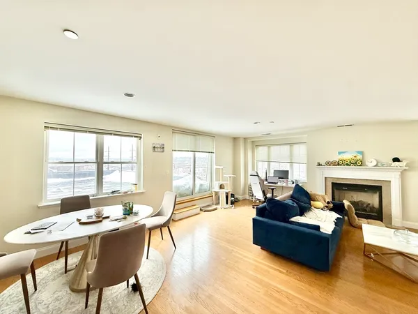 $3,200 | 120 Wyllis Avenue, Unit 409, Everett, MA 02149