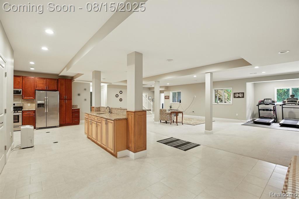 4611 Dunbar Court Rochester, MI 48306 - Photo 37 of 41 Gallery Image 37