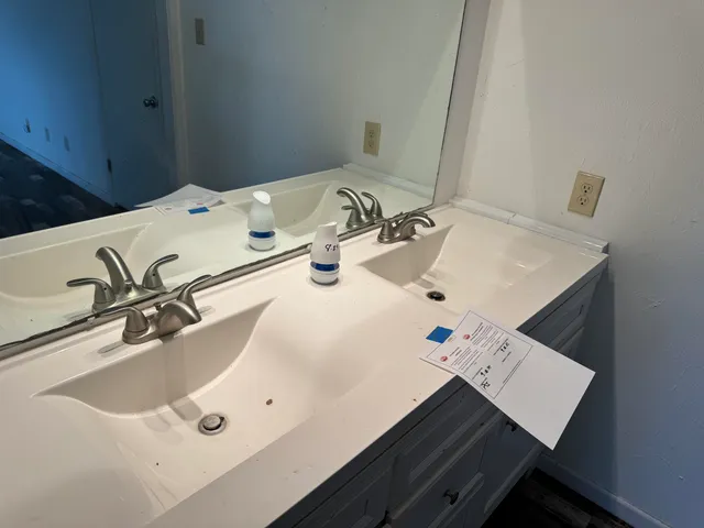 a view of a yard with an trees