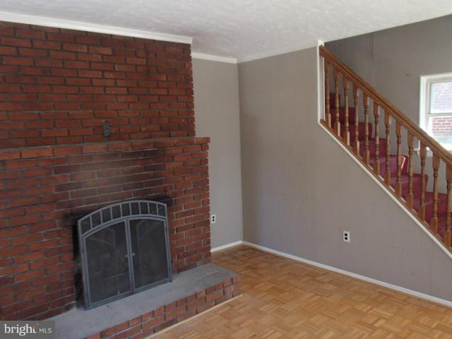 1318 Asbury Road Baltimore, MD 21209 - Photo 2 of 17 Living Room