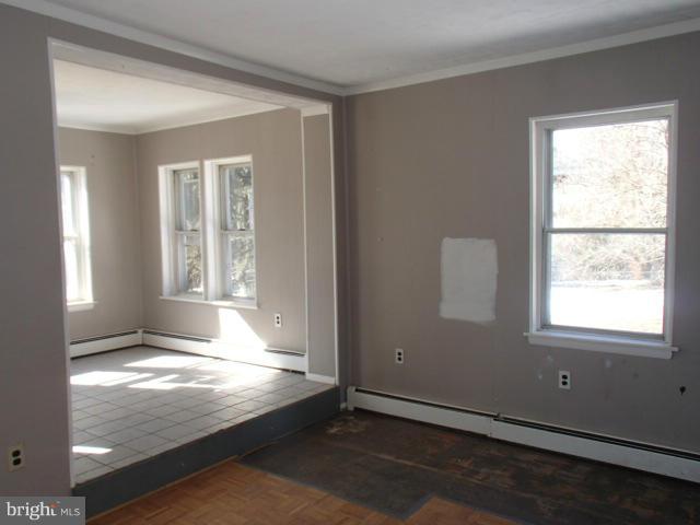 1318 Asbury Road Baltimore, MD 21209 - Photo 3 of 17 Living Room