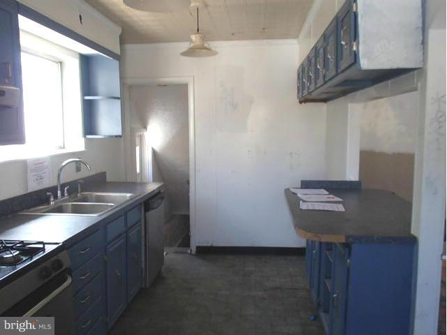 1318 Asbury Road Baltimore, MD 21209 - Photo 4 of 17 Kitchen