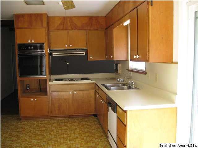 405 North Pine Hill Road Birmingham, AL 35217 - Photo 12 of 27