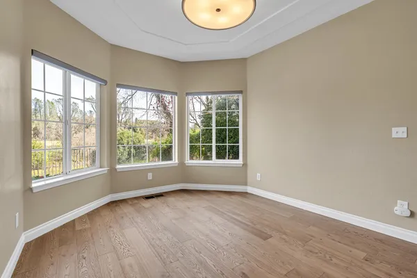 $695,000 | 3857 Eagle Parkway, Redding, CA 96001