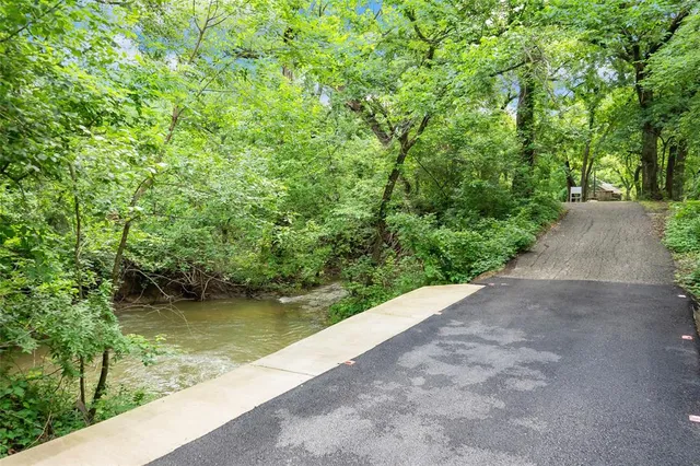 $999,999 | 3650 Mt Zion Road, Midlothian, TX 76065