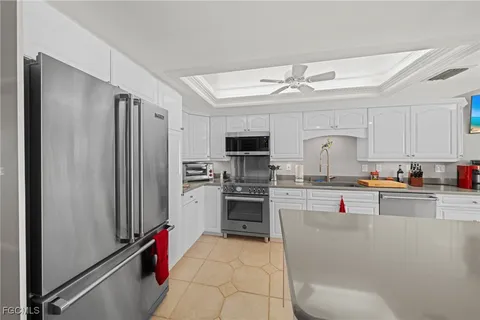 $400,000 | 4013 Southeast 20th Place, Unit 401, Cape Coral, FL 33904