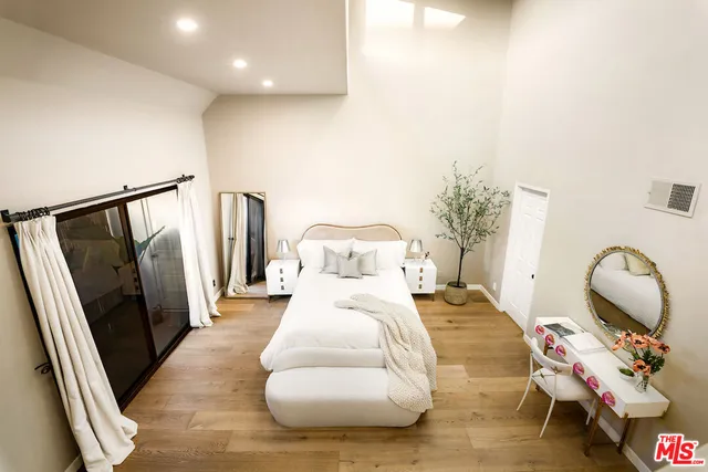 $1,849,000 | 1128 15th Street, Unit 3, Santa Monica, CA 90403