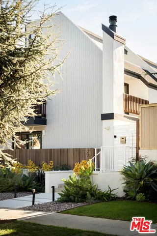 $1,849,000 | 1128 15th Street, Unit 3, Santa Monica, CA 90403