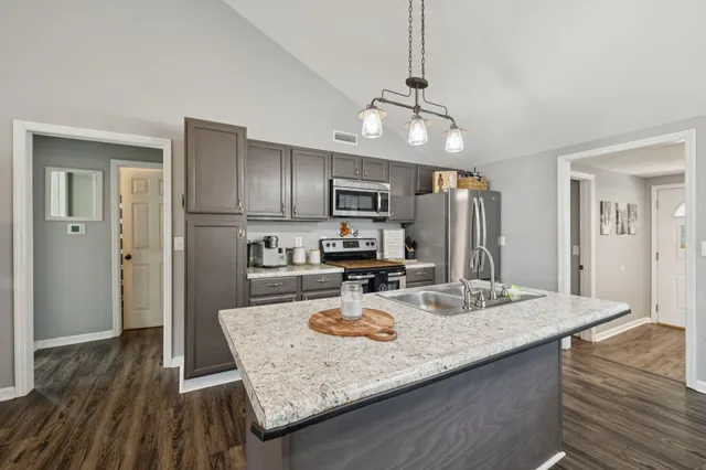 $244,900 | 6 Badger Lane, Carthage, TN 37030