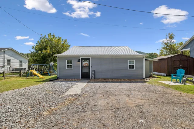 $244,900 | 6 Badger Lane, Carthage, TN 37030