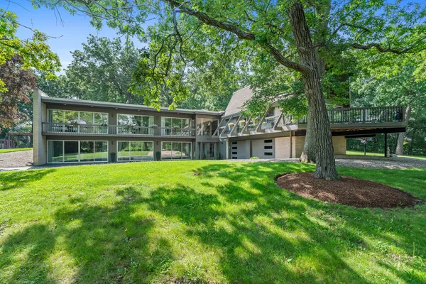 $1,199,000 | 431 Maplewood Drive, Barrington, IL 60010
