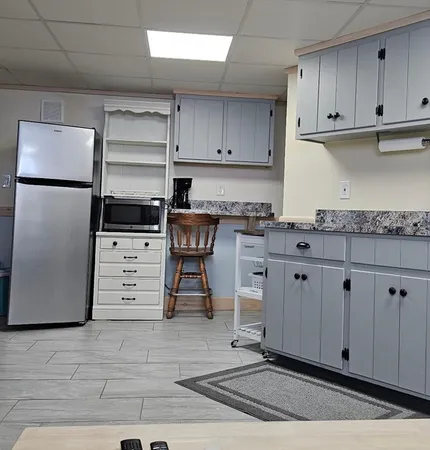 $1,350 | 457 Locust Street, Unit 1L, Fall River, MA 02720