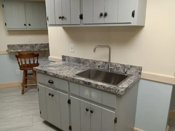 $1,350 | 457 Locust Street, Unit 1L, Fall River, MA 02720