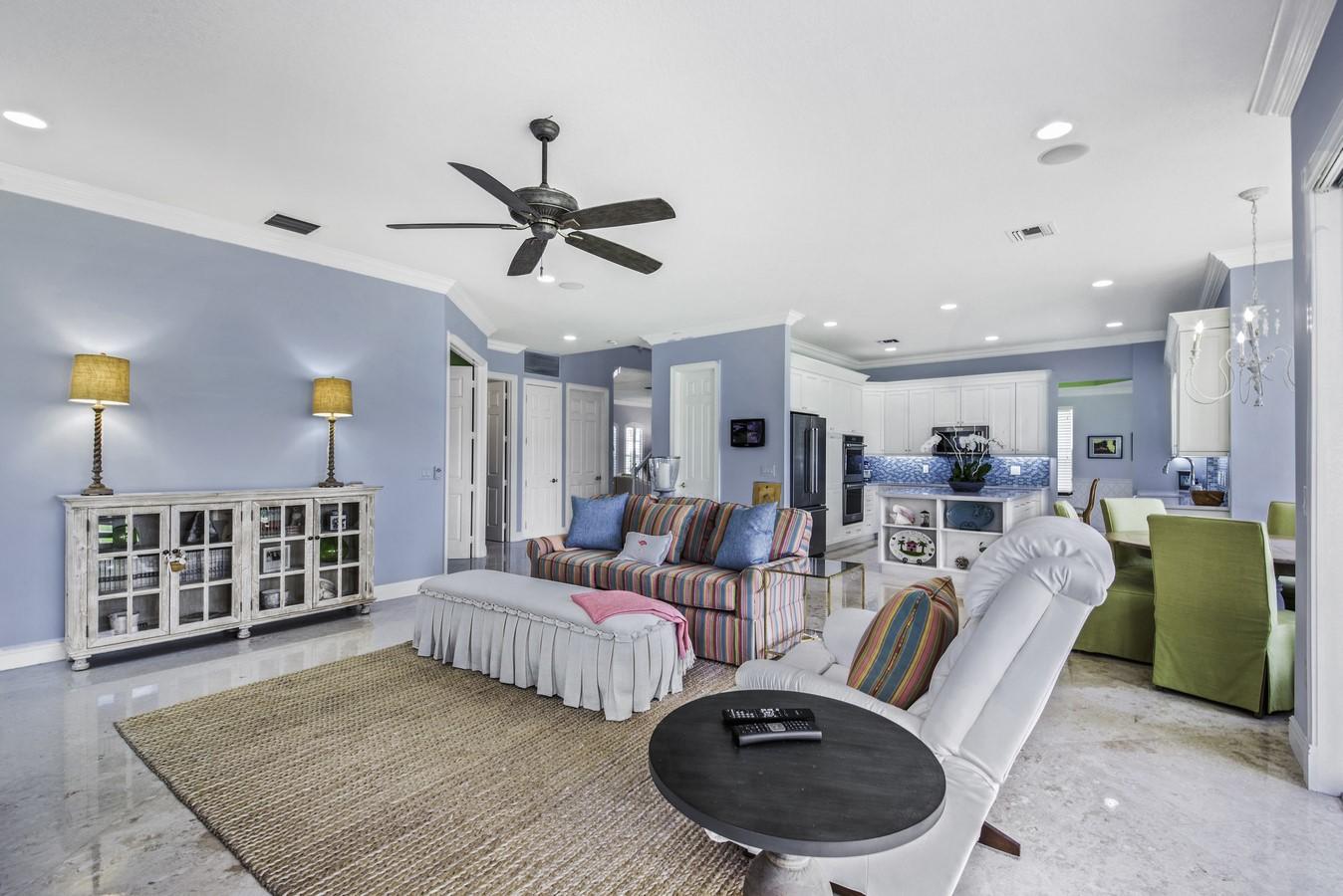 10782 Sunset Ridge Circle Boynton Beach, FL 33473 - Photo 19 of 95 Crown Molding