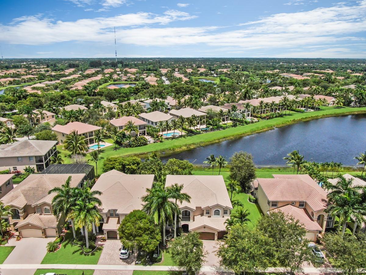 10782 Sunset Ridge Circle Boynton Beach, FL 33473 - Photo 2 of 95 Lake Front Home
