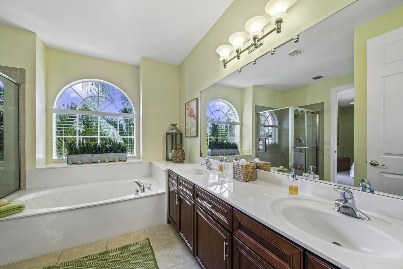 10782 Sunset Ridge Circle Boynton Beach, FL 33473 - Photo 48 of 95 Jack and Jill Bath
