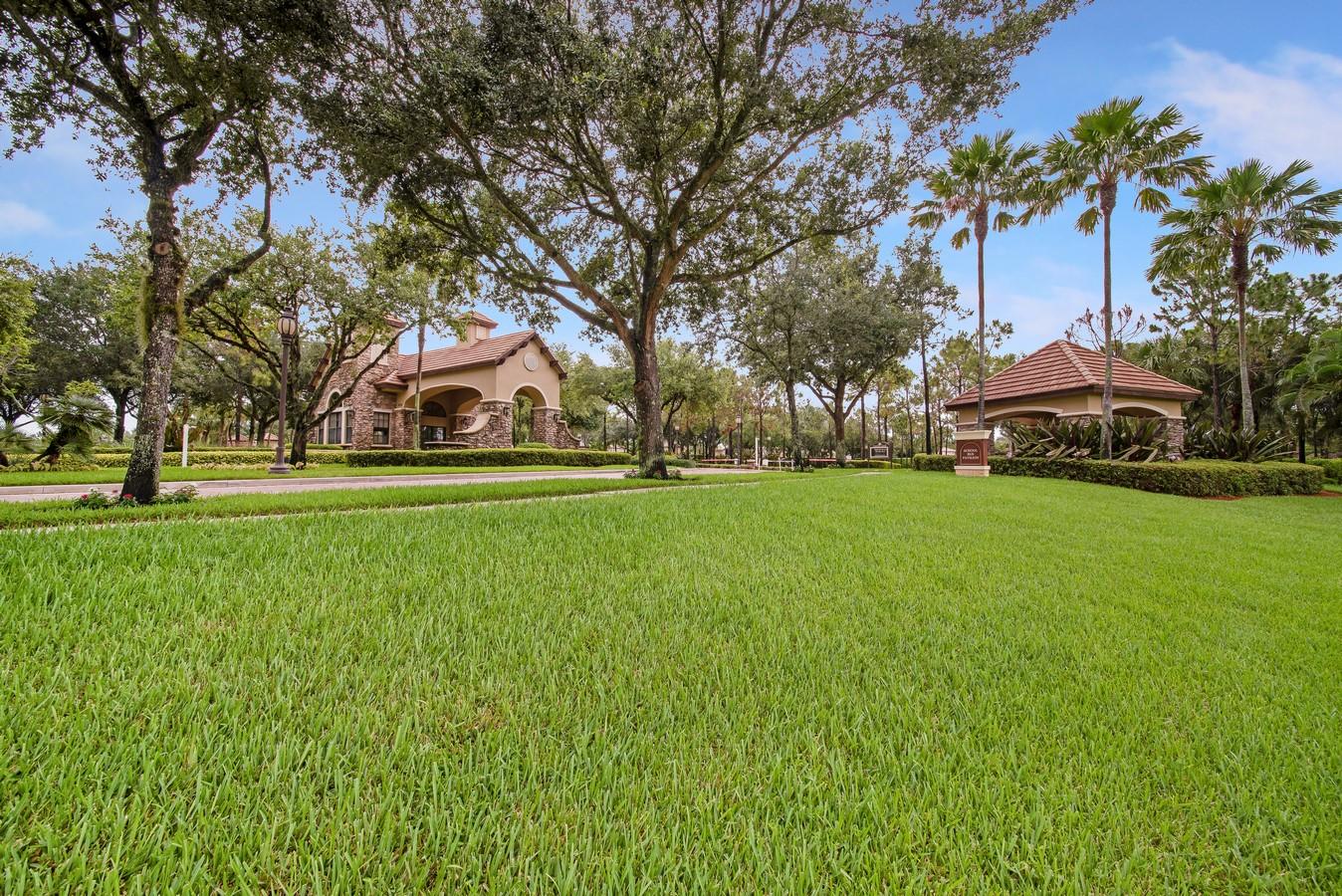 10782 Sunset Ridge Circle Boynton Beach, FL 33473 - Photo 60 of 95 Gated Community