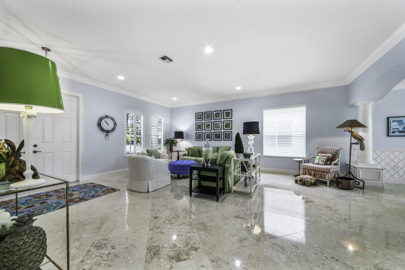 10782 Sunset Ridge Circle Boynton Beach, FL 33473 - Photo 6 of 95 Crown Molding