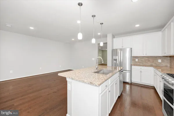 $3,150 | 23517 Public House Road, Unit H, Clarksburg, MD 20871