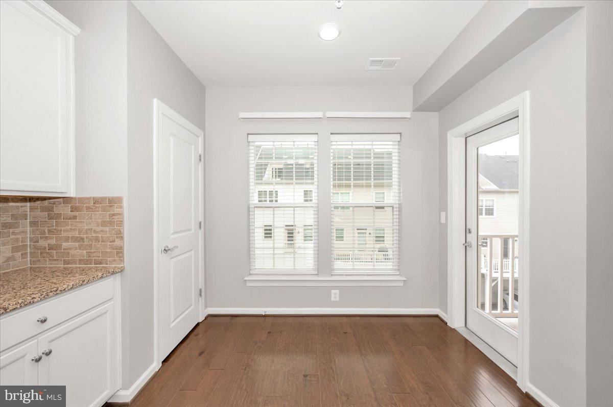 23517 Public House Road, Unit H Clarksburg, MD 20871 - Photo 16 of 35