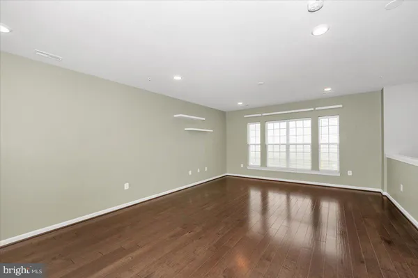 $3,150 | 23517 Public House Road, Unit H, Clarksburg, MD 20871