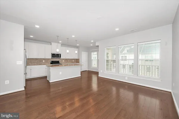 $3,150 | 23517 Public House Road, Unit H, Clarksburg, MD 20871