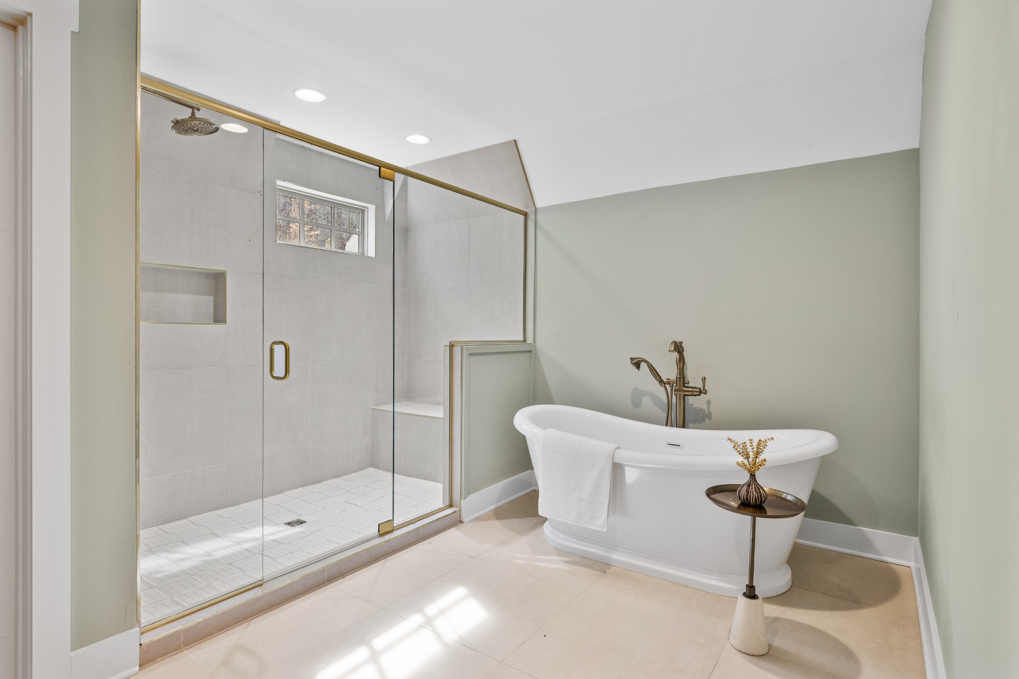 4366 Chickering Lane Nashville, TN 37215 - Photo 15 of 32 a bathroom with a sink and a mirror
