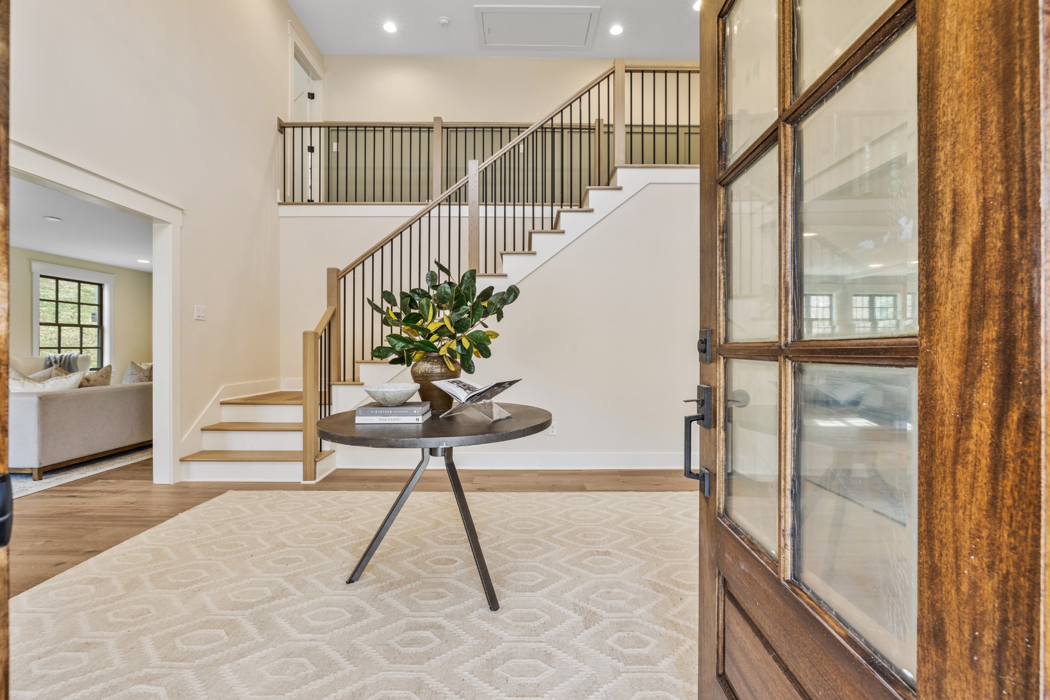 4366 Chickering Lane Nashville, TN 37215 - Photo 4 of 32