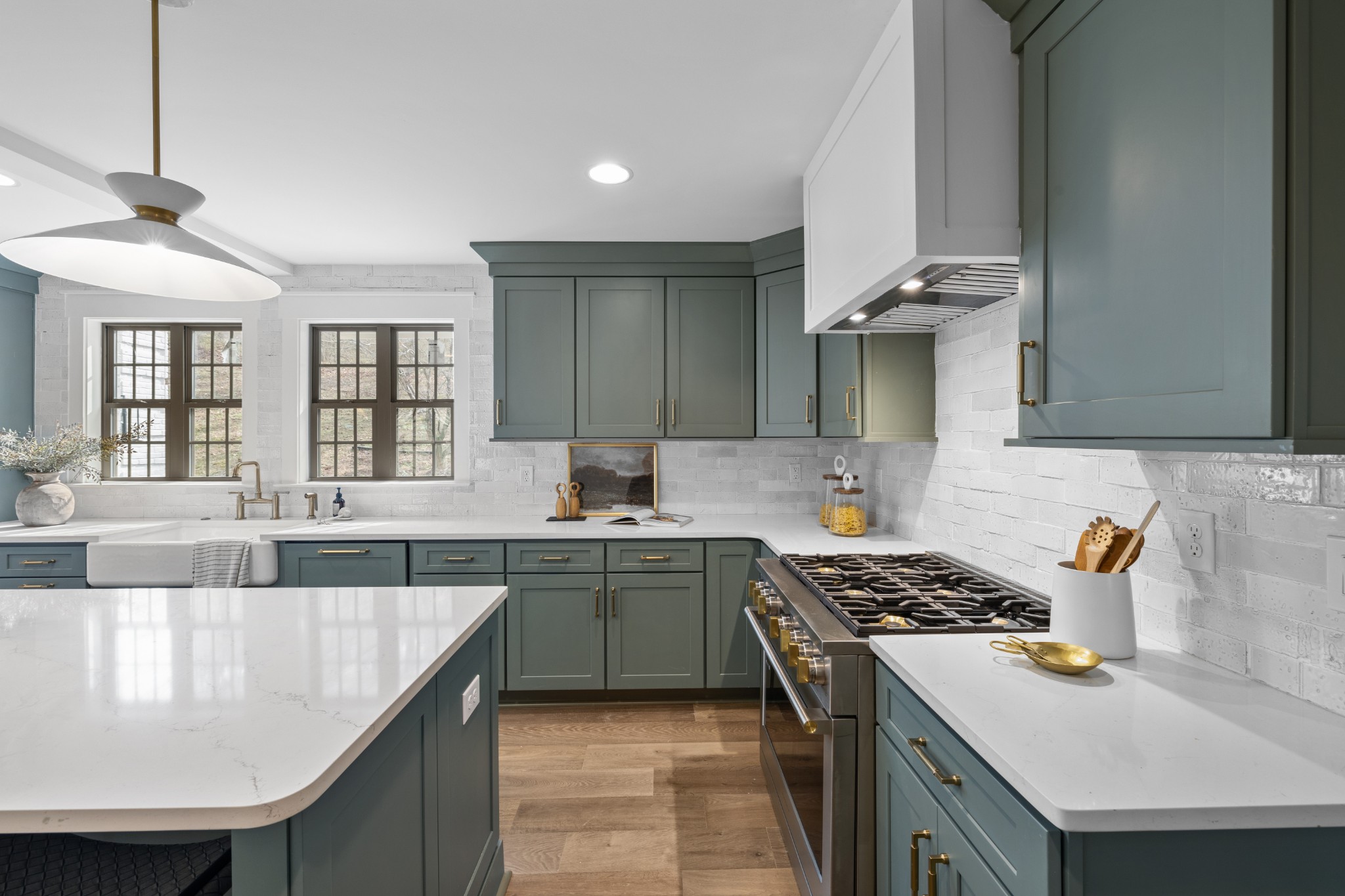 4366 Chickering Lane Nashville, TN 37215 - Photo 8 of 32 a kitchen with stainless steel appliances granite countertop a sink stove and cabinets