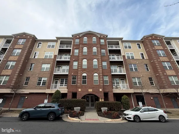 $3,000 | 13722 Neil Armstrong Avenue, Unit 508, Herndon, VA 20171