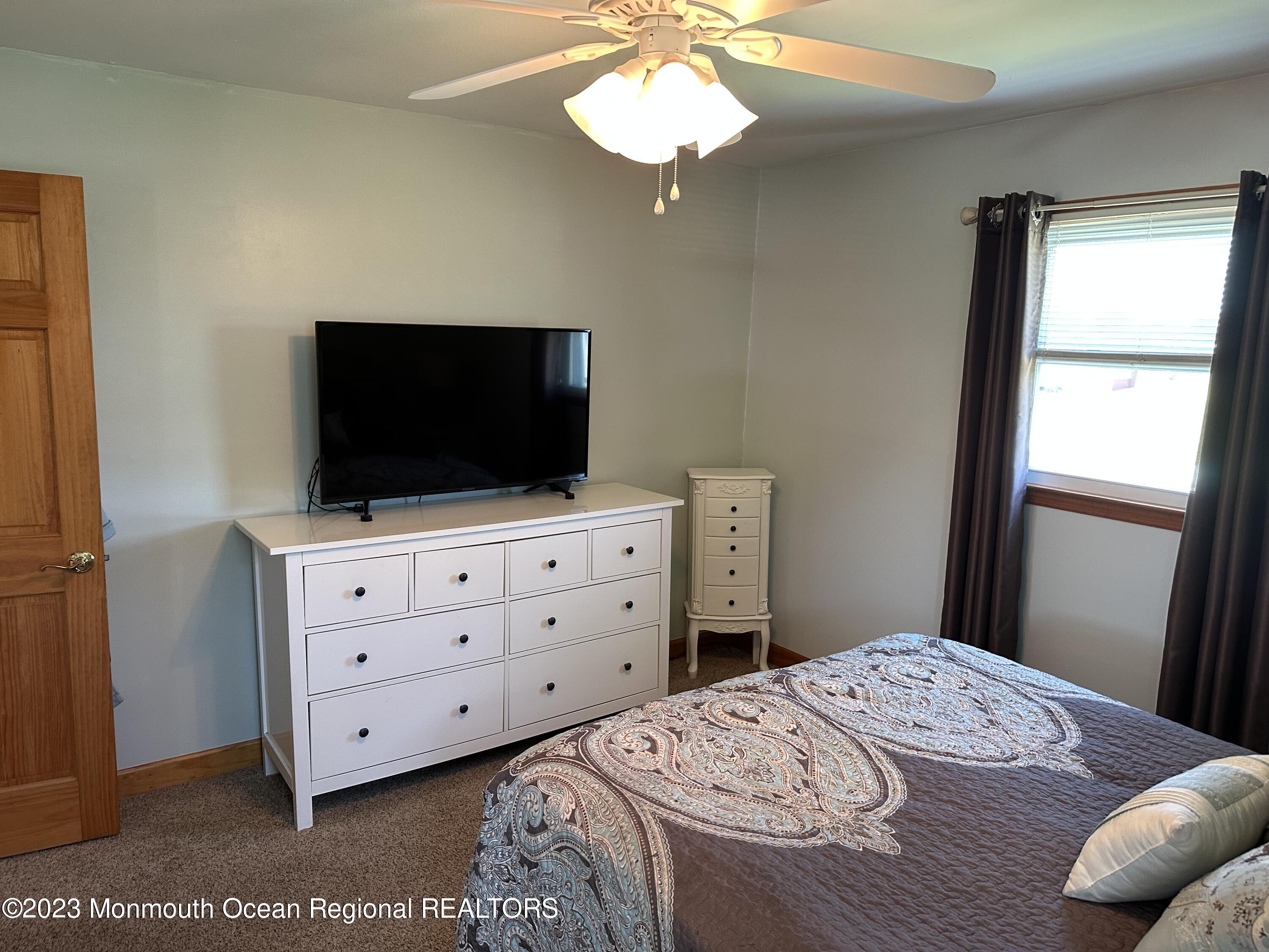 283 Edgemoor Road Belford, NJ 07718 - Photo 14 of 32 Primary Bedroom2