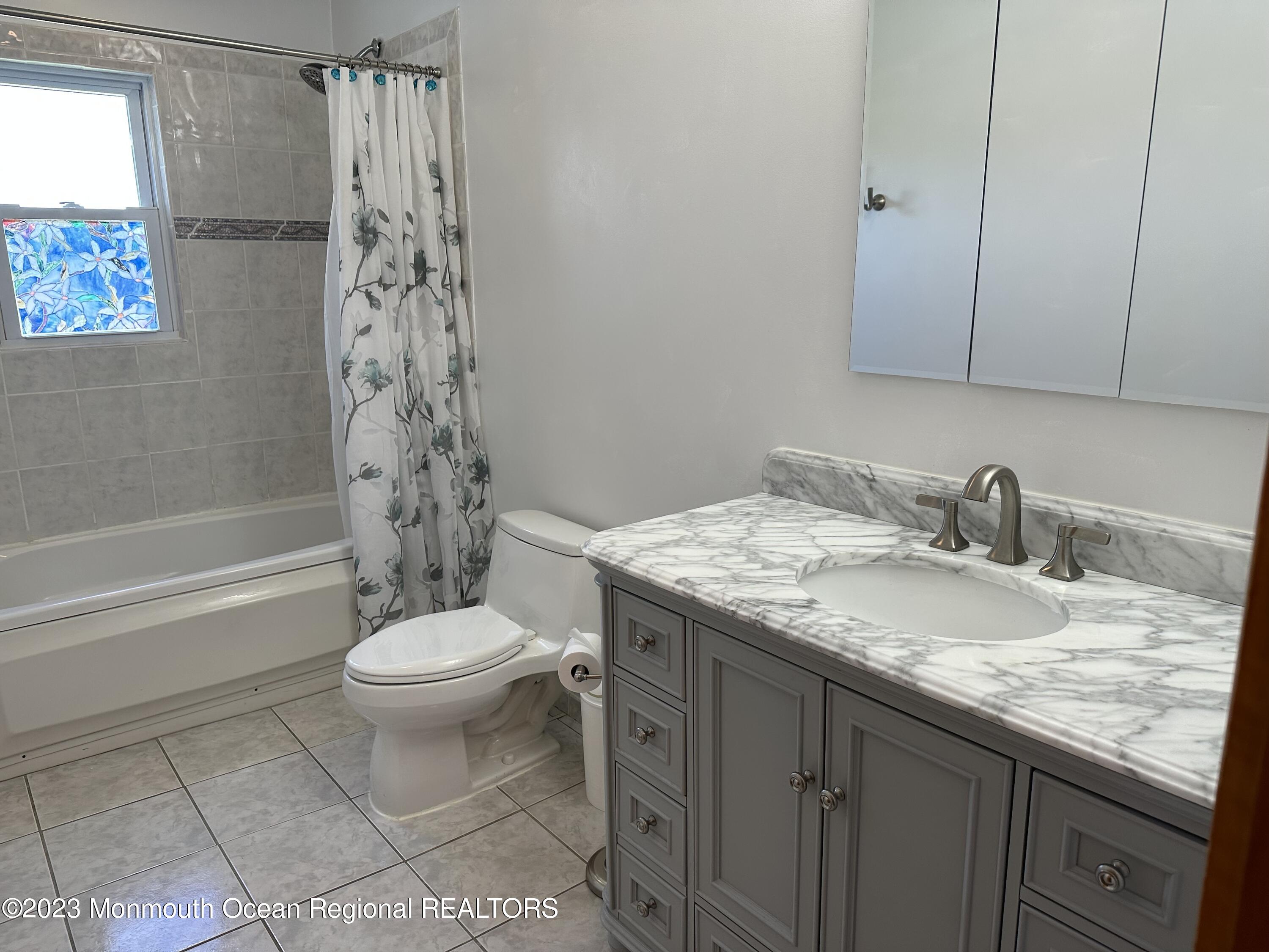 283 Edgemoor Road Belford, NJ 07718 - Photo 17 of 32 Bathroom2