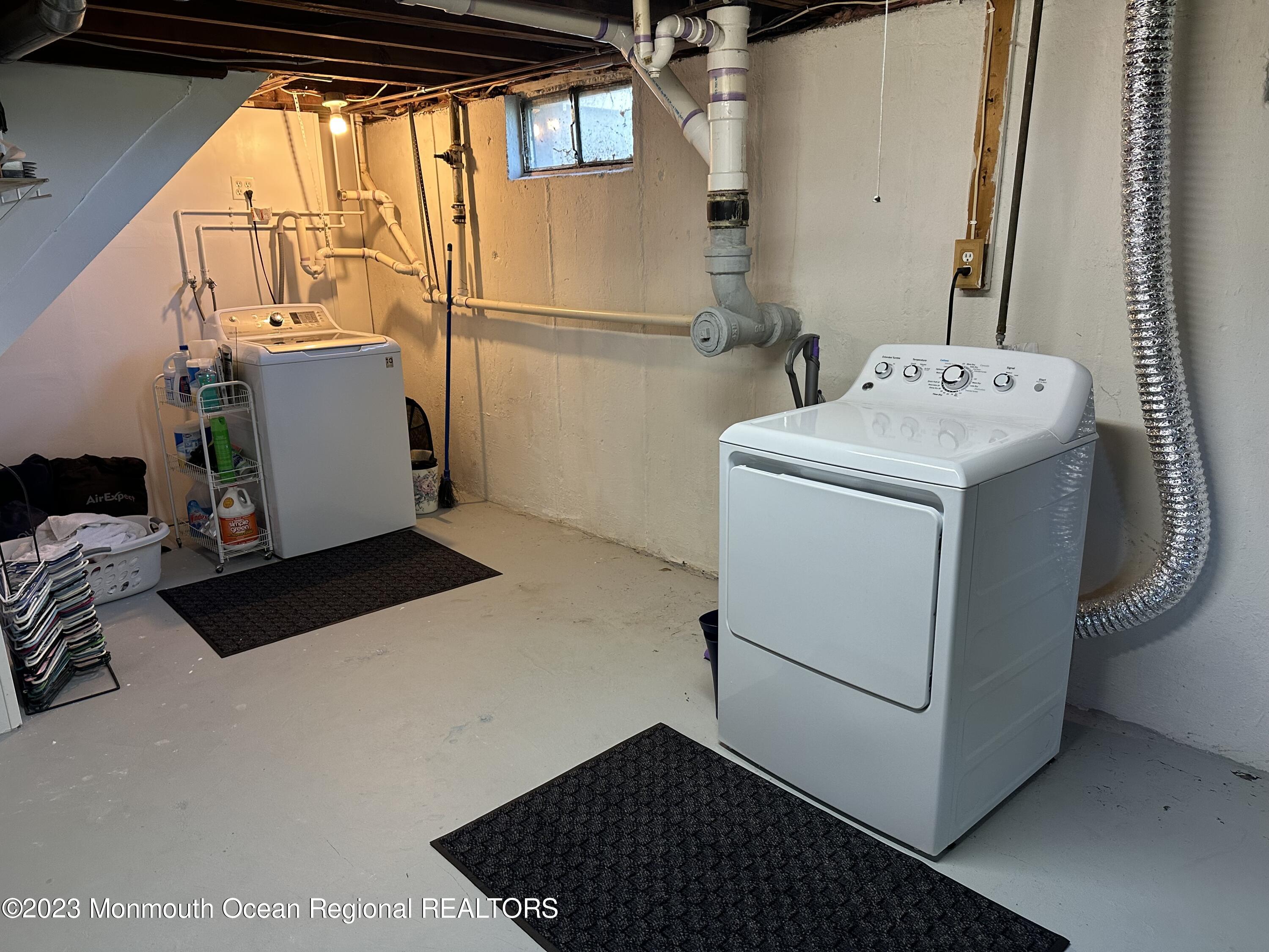 283 Edgemoor Road Belford, NJ 07718 - Photo 19 of 32 Washer and dryer in basement