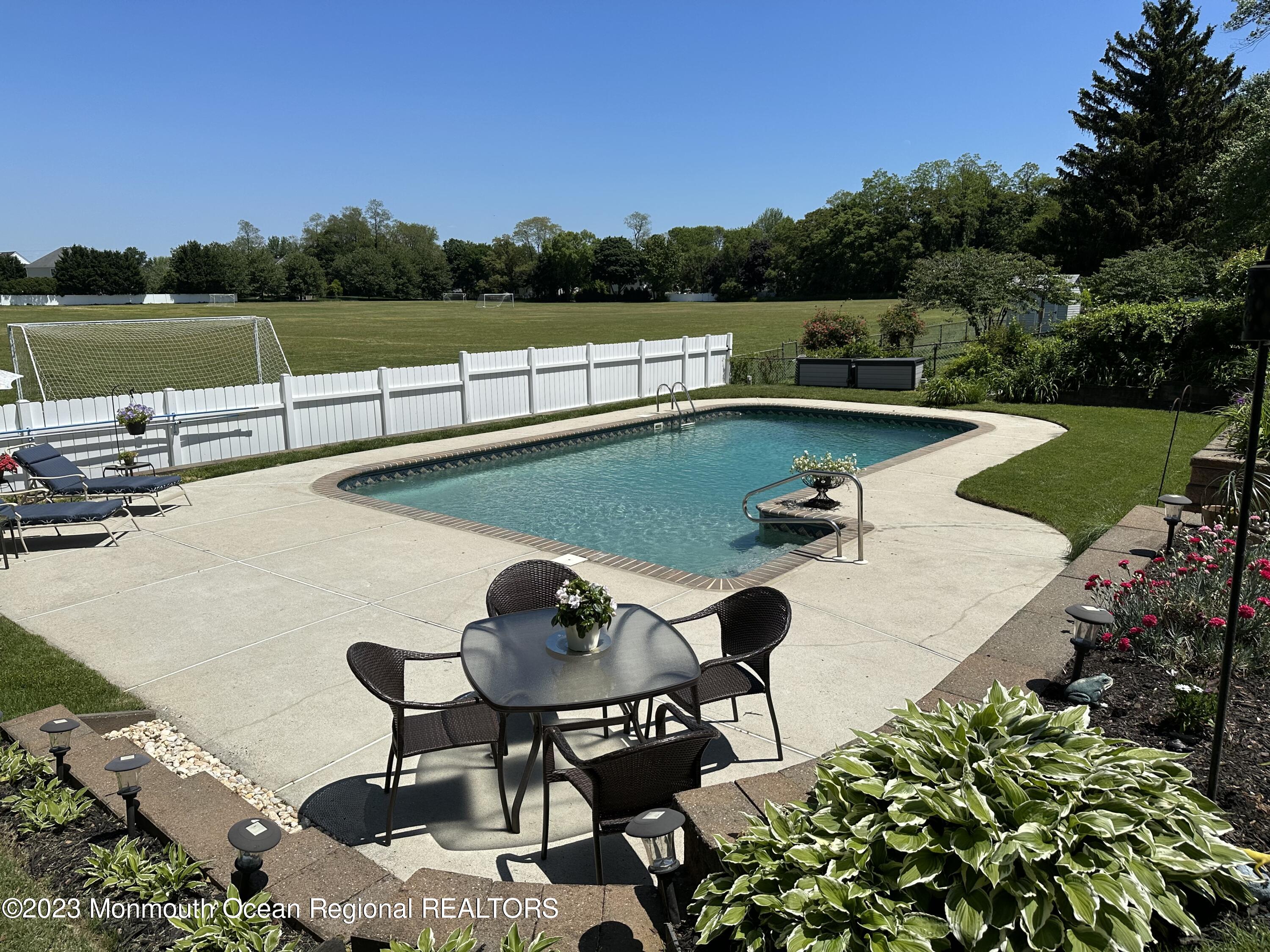 283 Edgemoor Road Belford, NJ 07718 - Photo 22 of 32 Pool area