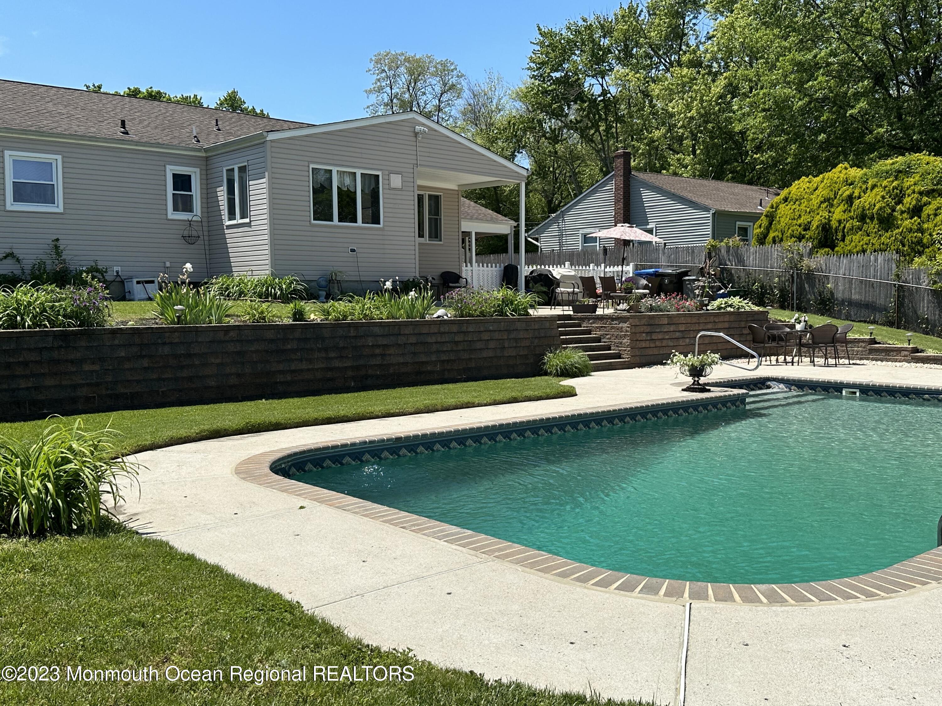 283 Edgemoor Road Belford, NJ 07718 - Photo 24 of 32 Pooltime