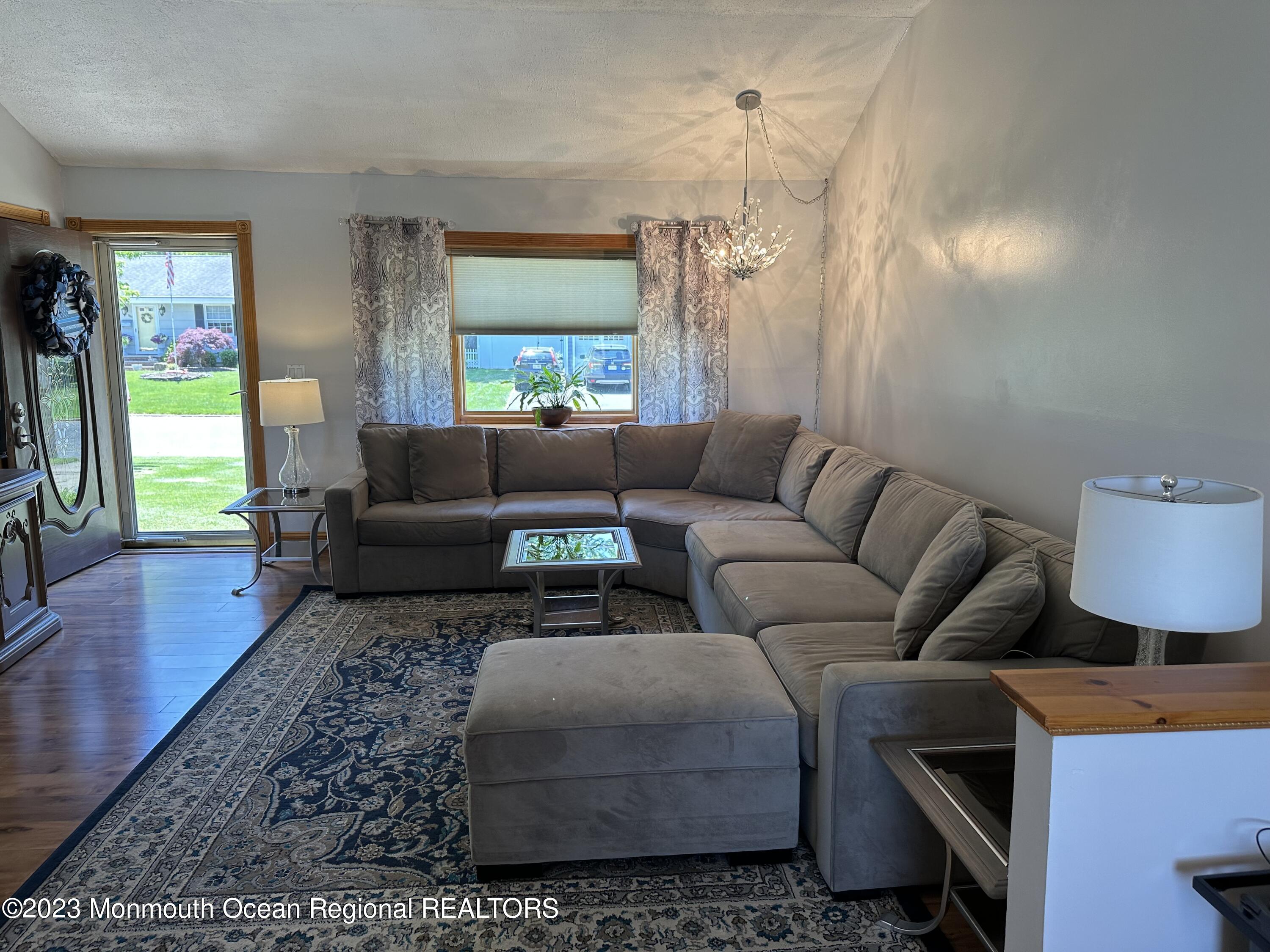 283 Edgemoor Road Belford, NJ 07718 - Photo 5 of 32 Living room with bay window