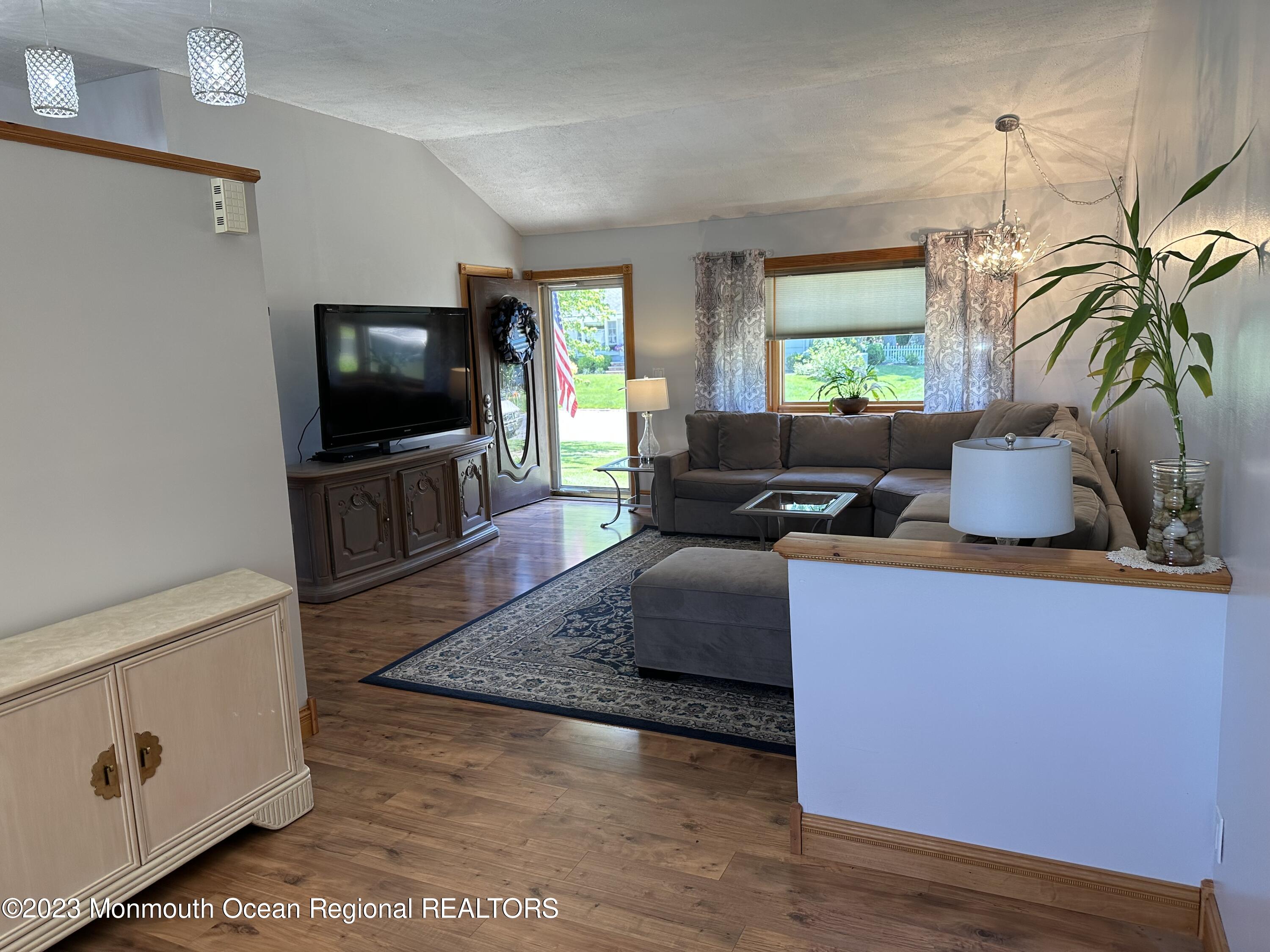 283 Edgemoor Road Belford, NJ 07718 - Photo 6 of 32 DR towards LR