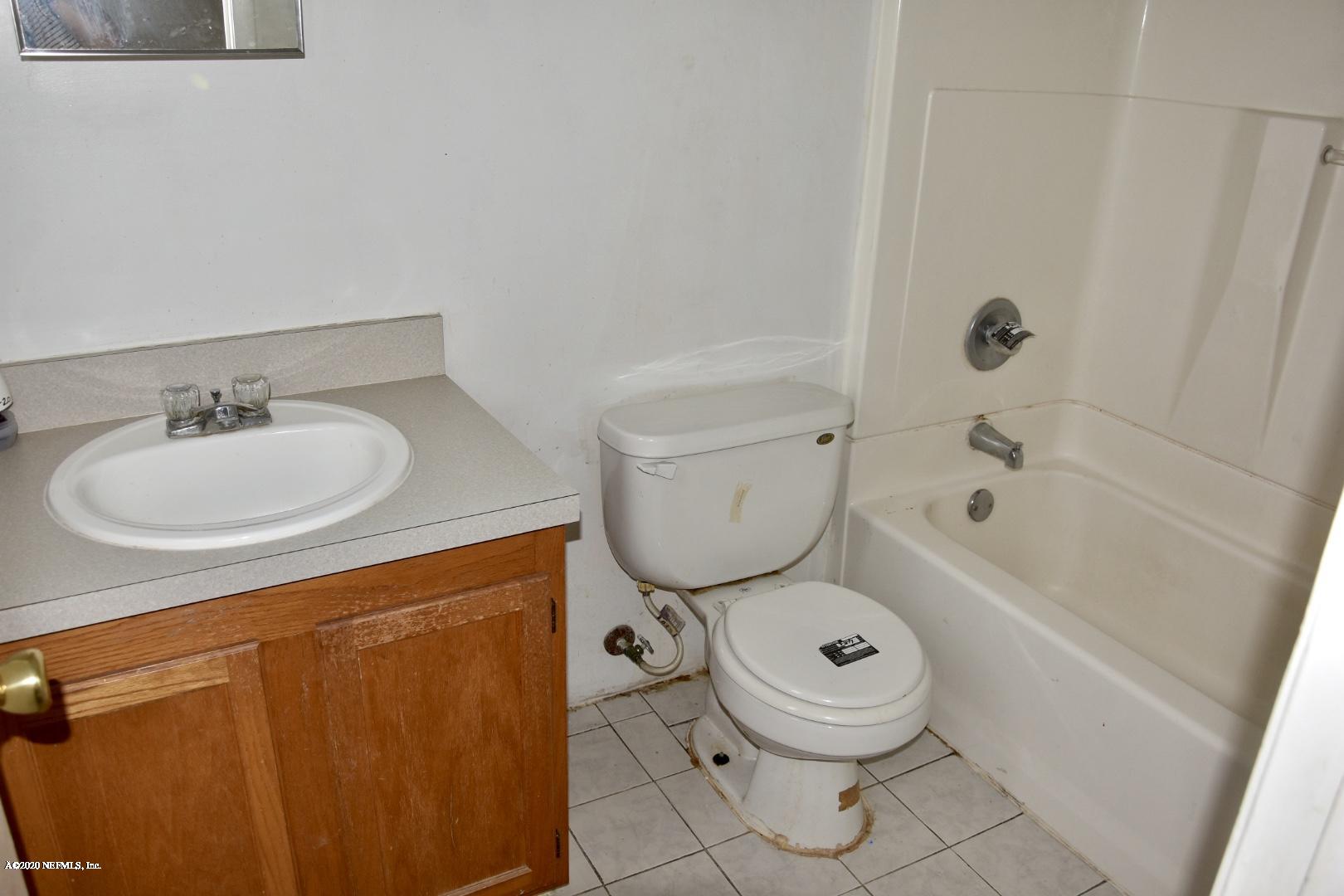 8382 Walden Road Jacksonville, FL 32244 - Photo 11 of 14 Bath 1